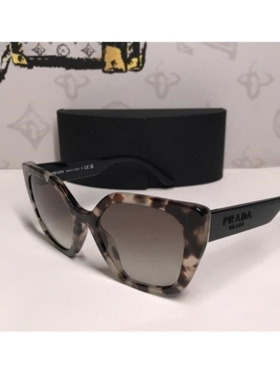 New Authentic Prada SPR 24X UAO-0A7 Women’s Sunglasses – Leopard Print main image 5